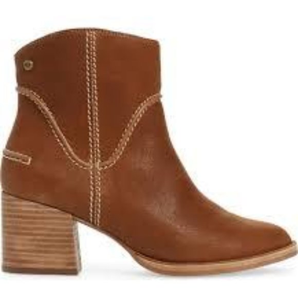 UGG | Shoes | Ugg Annie Leather Boots 